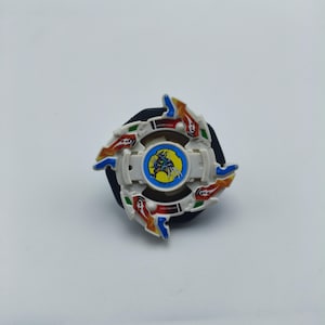 Beyblade Dragoon V2. Takara Tomy