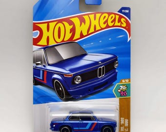 Hot Wheels BMW 2002 – seria lat 70. kontra 90.
