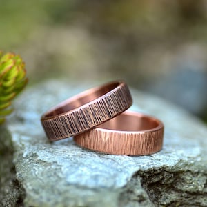 Anillo de cobre con textura lineal, anillo para hombre de 6 mm de ancho.