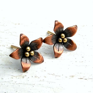 Pendientes de flores de cobre, pendientes de flores, cobre y latón