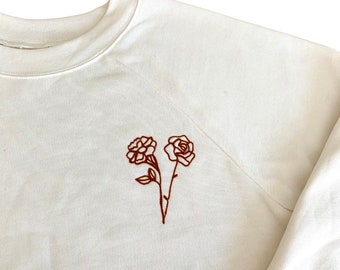 Custom Embroidered Floral Shirt, Cropped Birth Month Flower Crewneck, Birth Flower Sweatshirt, Birthday Bouquet, Personalized Gift for Mom