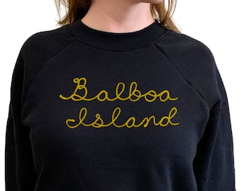 Adult Personalized Sweatshirt with Collar Lettering. City Name Shirt with Cursive Neckline. Personalized Gift. Custom Sweatshirt Embroidery