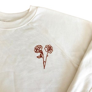 Personalized Birth Month Flower Sweatshirt, Chain Stitch Embroidery Birth Flower Bouquet Shirt, Custom Kids Birthday Crewneck Gift for Mom image 5
