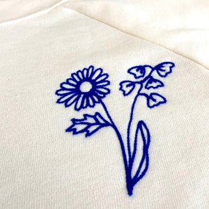 Personalized Birth Month Flower Sweatshirt, Chain Stitch Embroidery Birth Flower Bouquet Shirt, Custom Kids Birthday Crewneck Gift for Mom image 9