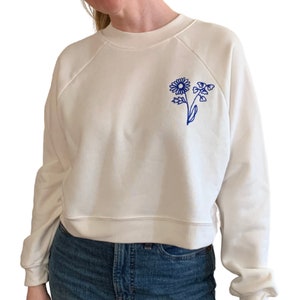 Personalized Birth Month Flower Sweatshirt, Chain Stitch Embroidery Birth Flower Bouquet Shirt, Custom Kids Birthday Crewneck Gift for Mom image 8