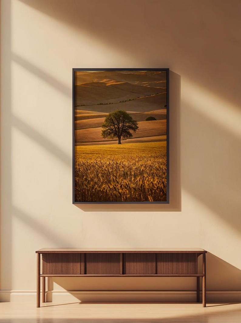 Arte paisajístico de la Toscana / Póster de colinas onduladas / Impresión de una campiña dorada imagen 2