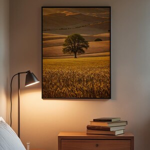 Arte paisajístico de la Toscana / Póster de colinas onduladas / Impresión de una campiña dorada imagen 3
