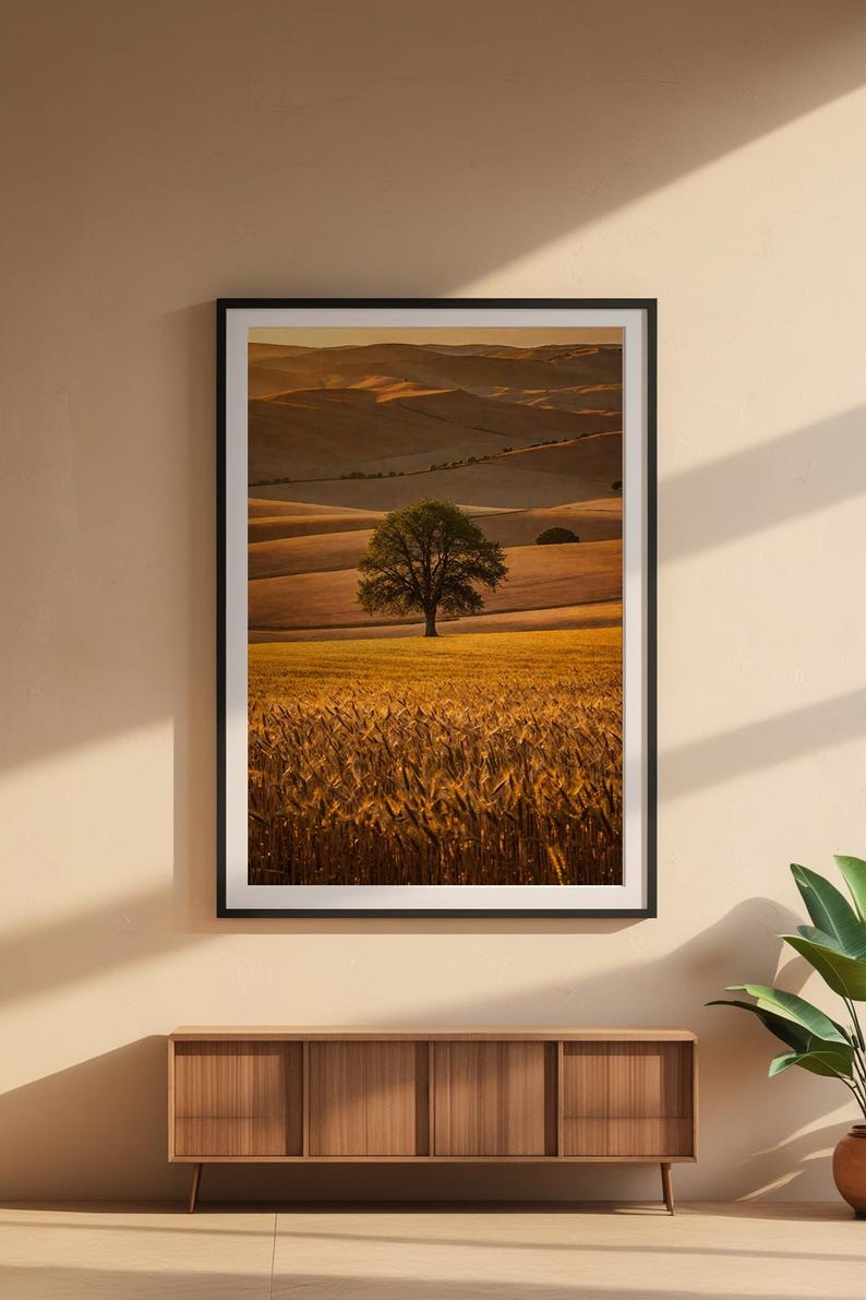 Arte paisajístico de la Toscana / Póster de colinas onduladas / Impresión de una campiña dorada imagen 6