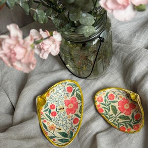 Juego de 2 conchas marinas con estampado floral – Conchas marinas naturales con adorno floral, decoración costera, estética playera, bandeja para joyas, concha marina