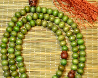 Green "sandalwood" 108 bead mala M255