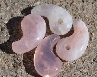 Cuentas de magatama de cuarzo rosa MG173