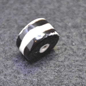 Small agate barrel bead dzi black & white DB321B