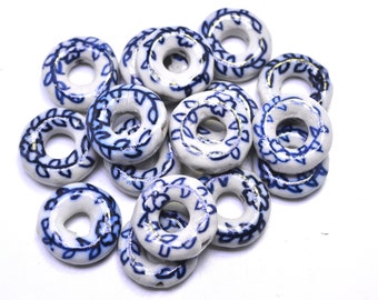 Pair of Chinese blue & white donut porcelain beads CM038