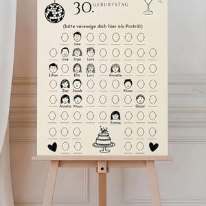 Puede incluir: Un póster de color crema sobre un caballete con dibujos de líneas negras de una bola de discoteca, una persona en una copa de martini y un pastel. El texto dice Sophie 30. GEBURTSTAG y (bitte verewige dich hier als Porträt) sobre filas de rostros.