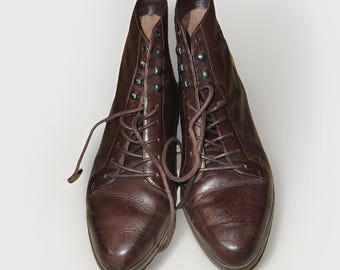 Vintage Lace-Hook Leather O-Maggie Ankle Boots, Women's 8.5 | Almond Toe