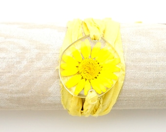 Real yellow daisy wrap bracelet, Gardener Gift, Nature Lover, pressed flower, Botanical jewelry, Great gift, real pressed flower