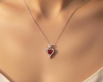 Collar de corazón de rosa con cristal rojo, delicado colgante de plata y romántico regalo de aniversario para ella, joyería para novia.