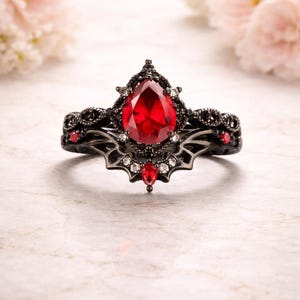 Set di anelli gotici a forma di ala di pipistrello, argento sterling, rubino sintetico, onice nera e moissanite, fede nuziale