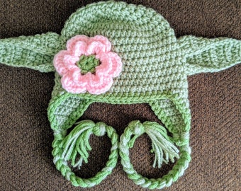 Crochet baby girl Yoda hat