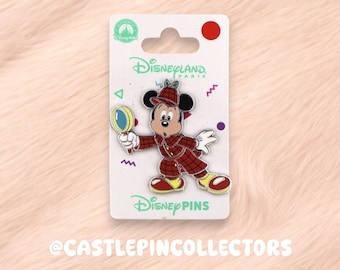 Pin de Detective Mickey Mouse de Disney - Exclusivo de Disneyland París - Mickey con lupa - Traje de Sherlock Holmes a cuadros rojos - Disney