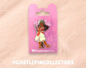 Moana Disney Pin Disneyland Paris Exclusive - Princess Vaiana Enamel Pin - Disney Parks Authentic Trading Pin - Moana with Oar and Flower