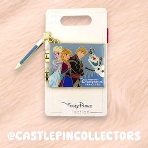 Könnte beinhalten: Ein Set aus drei Keramikbechern mit gesprenkelter, matter Oberfläche. Jeder Becher hat eine andere Farbe: hellblau, creme und grau. Die Becher haben ein schlichtes, modernes Design und einen bequemen Griff.