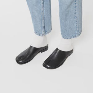 Black Leather Tabi Shoes | Split Toe Japanese Inspired Footwear | Handmade Minimalist Designer Style