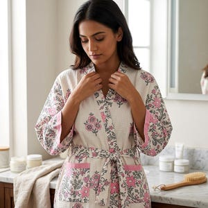 ladies pink waffle dressing gown Turquaz Linen Lightweight Long Waffle Kimono Unisex Spa Robe (One Size, Pink), Women's