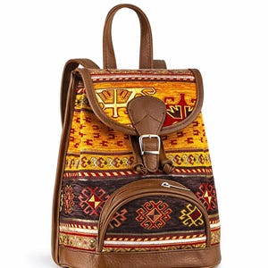 Mochila tradicional turca de chenilla: estilo kilim étnico