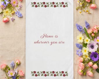 Elegant Personalized Towel for Mom, Mother’s Day Gift, Heartfelt Message Hand Towel, Bathroom Decor with Floral Design, Unique Gift for Her