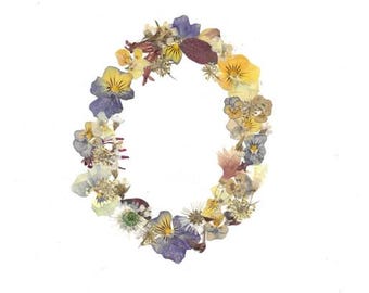 Impresión floral de la letra O - Arte del alfabeto botánico