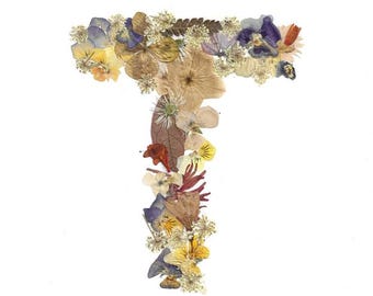 Impresión floral de la letra T - Arte del alfabeto botánico