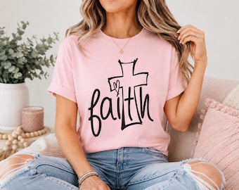 T-Shirt mit christlichem Schriftzug und Kreuzmotiv | T-Shirt mit christlicher Typografie