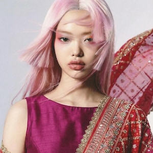 Puede incluir: Un juego de tres tazas de cer&aacute;mica con un acabado mate moteado. Las tazas son de color crema, gris claro y gris oscuro. Cada taza tiene un dise&ntilde;o simple y minimalista, ideal para caf&eacute; o t&eacute;.