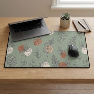 Stor skrivbordsmatta - Salviagrön botanisk linjekonst musmatta, estetisk naturlöv bordsduk, minimalistisk kontorsinredning, XL förlängd musmatta