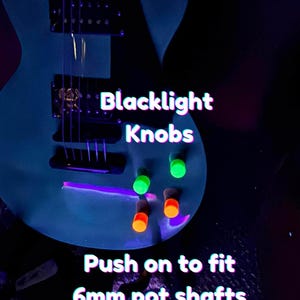 Manopole per chitarra al neon fluorescenti, controllo volume e tono stampato in 3D, compatibilità universale.