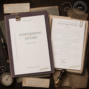 Puede incluir: Una colección de páginas de planificador impresas tituladas Overthinking Record con secciones para pensamiento inicial, pensamiento secundario, ruta de escalada y conclusión alcanzada. Las páginas presentan texto, líneas y casillas de verificación.