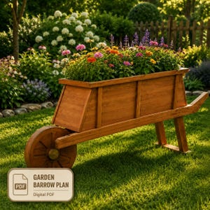 Könnte beinhalten: Ein hölzerner Schubkarren-Pflanzkübel gefüllt mit bunten rosa, orangefarbenen und violetten Blumen. Ein rechteckiges Etikett in der unteren linken Ecke zeigt den Text "GARDEN BARROW PLAN" und "Digital PDF" mit einem Dokumentsymbol.