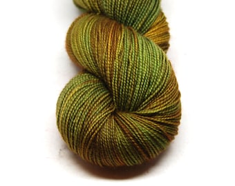 Fingering Weight, "Marshgrass Oil Painting" Merino Wool Superwash Yarn, 4 oz, machine washable yarn