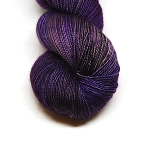 Peso di diteggiatura, "Curtain Call" Merino Wool Superwash Yarn, 4 oz, filato lavabile in lavatrice