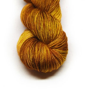 Fingering Weight, &quot;Trembling Earth&quot; Merino Wool Superwash Yarn, 4 oz, machine washable yarn