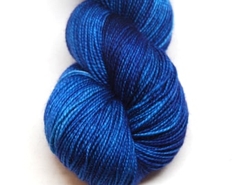 Fingering Weight, "Walk Alone" Merino Wool Superwash Yarn, 4 oz, machine washable yarn