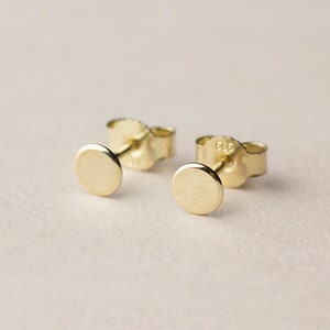 Simple modern dot stud earrings in 14 karat gold, dainty gold circle earrings, minimalist disc earrings, Birthday gift, Bridal jewellery image 4