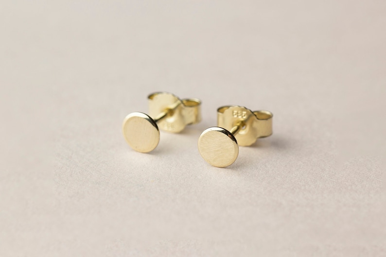 Simple modern dot stud earrings in 14 karat gold, dainty gold circle earrings, minimalist disc earrings, Birthday gift, Bridal jewellery image 4