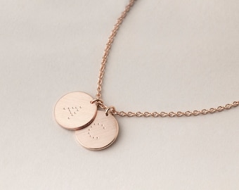 Collier prénom délicat avec 2 pendentifs en or rose, collier disque monogramme en or rose