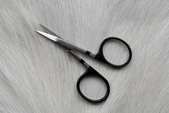 Fly Tying Scissors..  Large Loop Scissors...  Tungsten Carbide Blade.. #046.  Length, 3.5",  9.5 cm,,