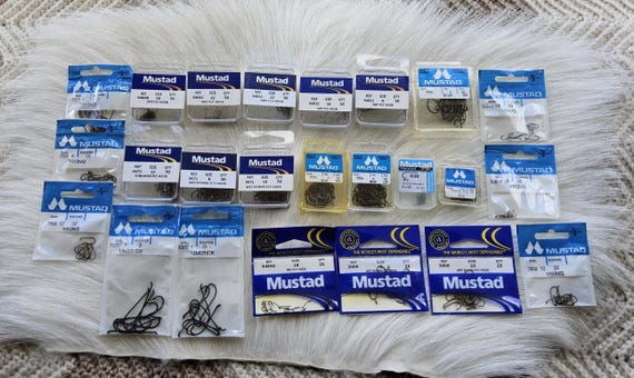 Fly Tying Hooks..  Super Special inventory clearance. Some Mustad Made In Norway Hooks. 750) Hooks.