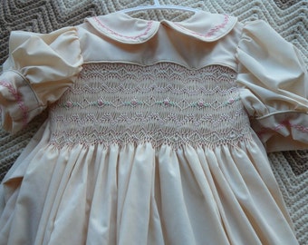 Little Girl Dresses..  Hand Smocked Girls Dresses..  ..... By themycollection2hotm.  Free Shipping to USA