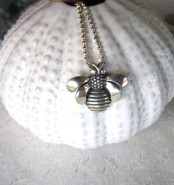 Buy Queen Bee Good Size Sterling Silver Honey Bee Pendant Necklace