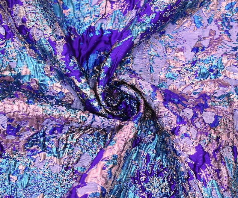 Purple-Pink-Multi Poly Blend Metallic Abstract Matelasse Jacquard Brocade Fabric 画像 3